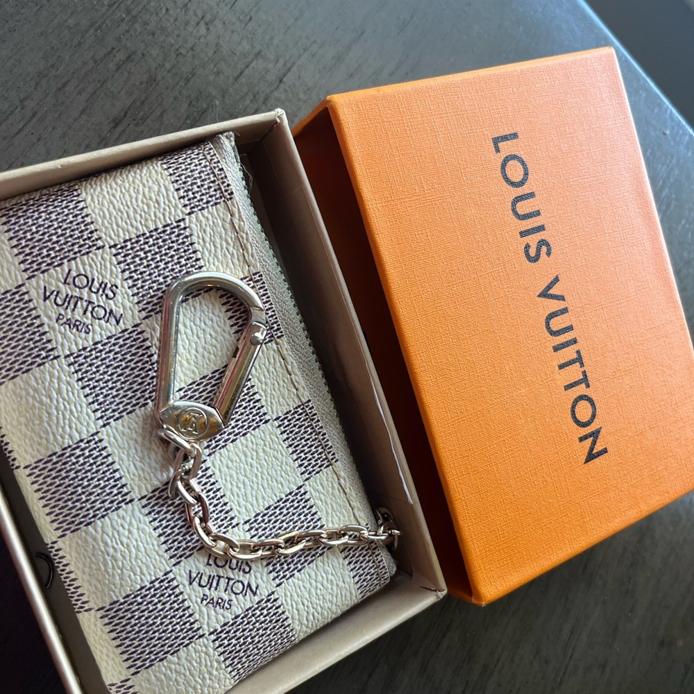 Louis Vuitton Card Holder - Picture 3 of 5